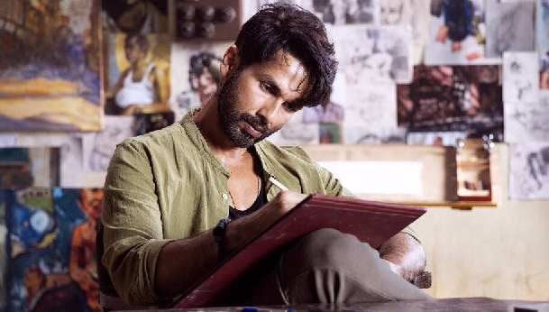 Shahid Kapoor OTT Debut: ‘फर्जी’  के साथ शाहिद करेंगे अपना डिजिटल डेब्यू, जानिए कब होगी सीरीज रिलीज