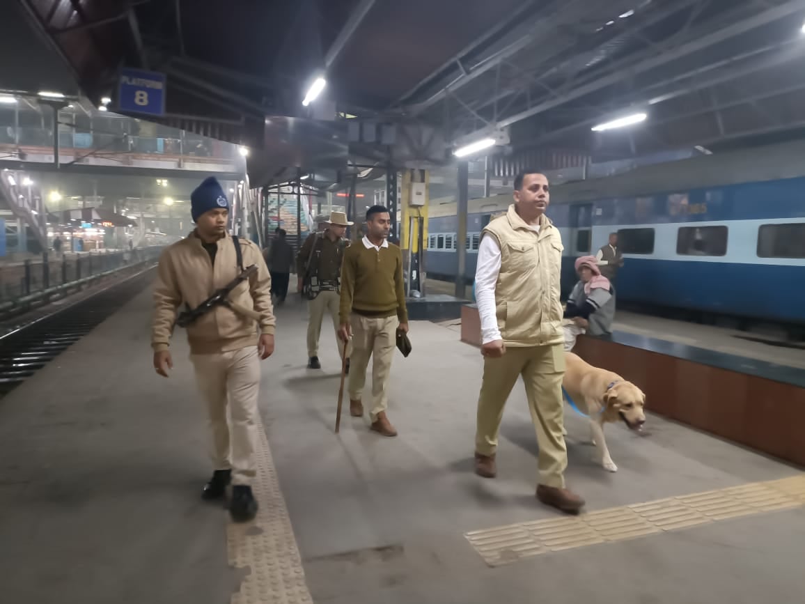 पटना जंक्शन पर बम होने की अफवाह, मचा हड़कंप, एक व्यक्ति हिरासत में