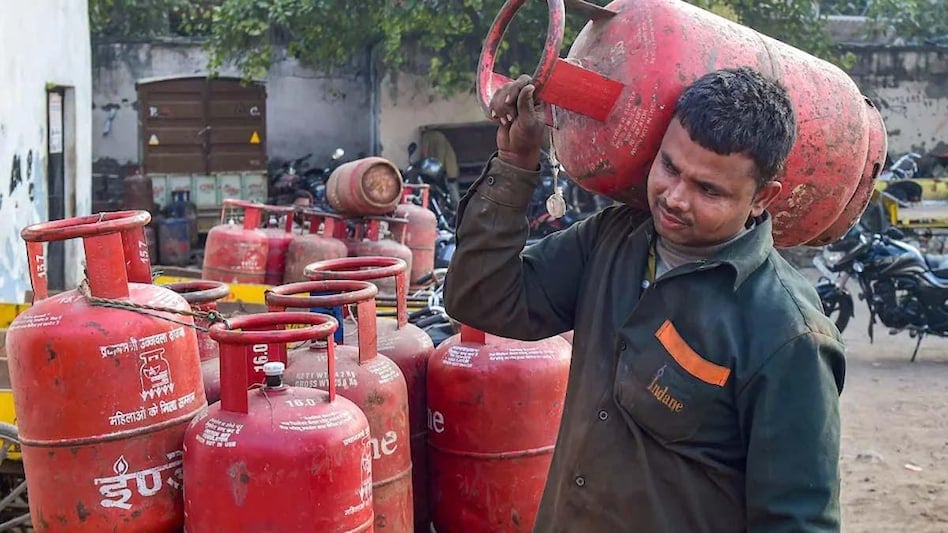 खुशखबरी! अब 500 रुपए में मिलेगा गैस सिलेंडर , जानिए कहां