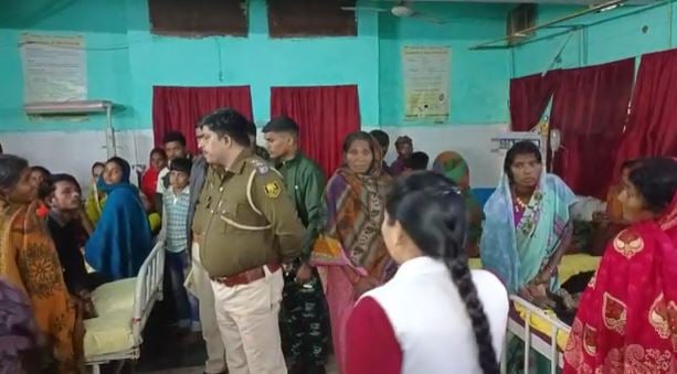 यूरिया के लिये लाइन में खड़ी 8 महिलाएं करंट लगने से झुलसी, दो की हालत नाजुक