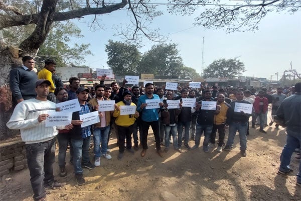 नियोजन नीति रद्द होने के विरोध में छात्रों का विधानसभा घेराव, जानिए क्या है उनकी मांग