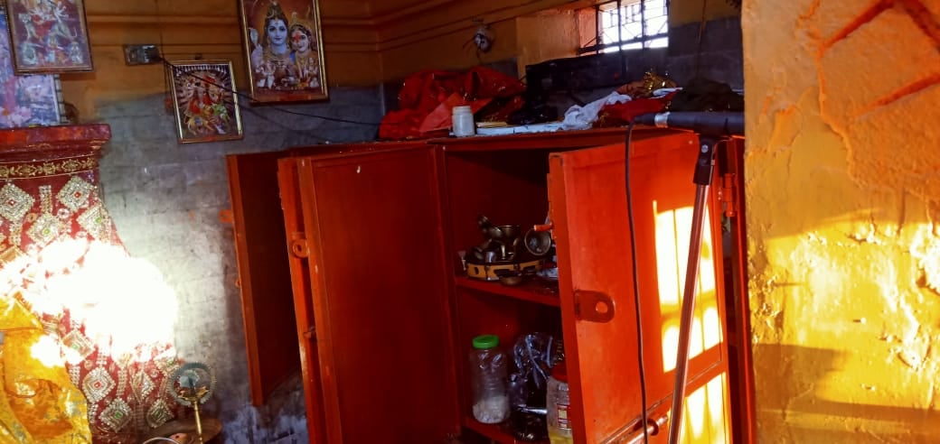 यहां सुरक्षित नहीं भगवान का घर , 48 घंटे में मंदिर से मजार तक का ये हुआ हाल