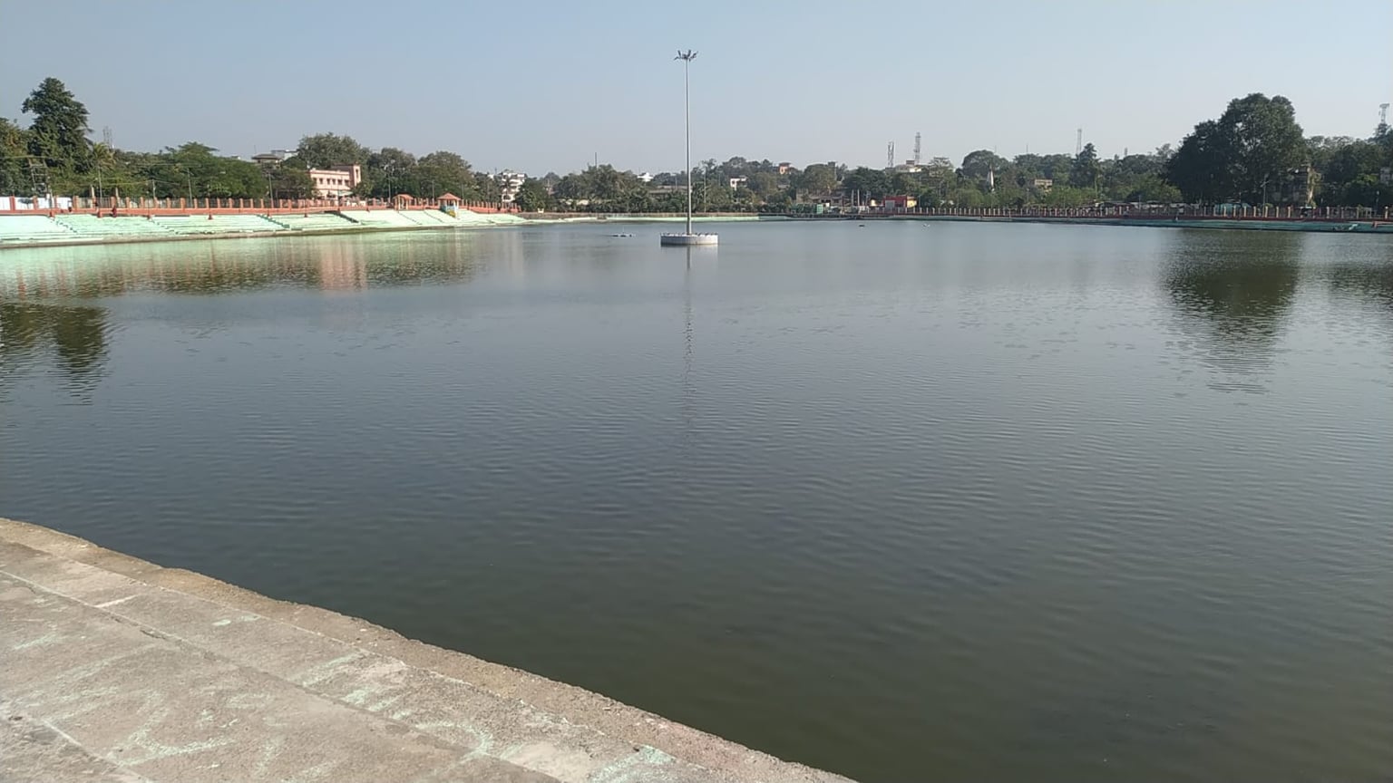 धनबाद का राजेंद्र सरोवर पार्क एक लेकिन इसपर दावा कर रही दो सरकारी विभाग, जानिए क्या है पूरा मामला