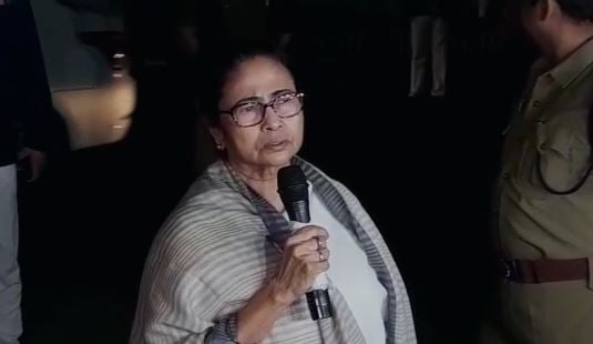 कोरोना से चीन में हाहाकार के बीच ममता ने कहा-यहां नहीं है कोरोना, जब होगा तब देखा जायेगा