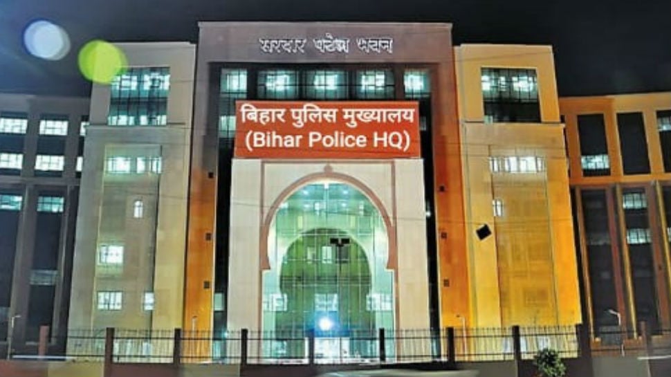बिहार कैडर के बड़ी संख्या में आईपीएस अधिकारियों का प्रमोशन, SSP मानवजीत सिंह ढिल्लो बने DIG, देखें पूरी लिस्ट