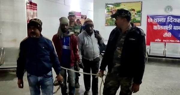 रांची में धराये जमीन फर्जीवाड़ा गिरोह, फर्जी कागजातों से करते थे जमीन का सौदा, जानिए पूरी खबर