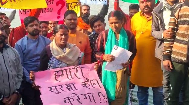 रांची में 15 साल की बच्ची कई दिनों से लापता, प्रशासन सिर्फ दे रहा आश्वासन, परिजनों के साथ समाजसेवी भैरव सिंह ने किया जल सत्याग्रह