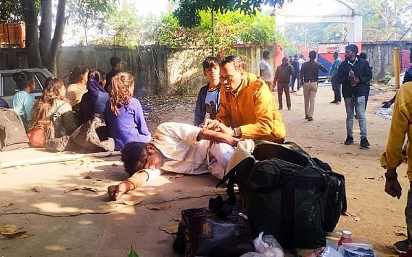 दुर्घटना : रांची के हुंडरू फॉल घूमने आए बिहार के स्कूली बच्चों से भरी बस पलटी, 20 बच्चे घायल, सभी RIIMS रेफर