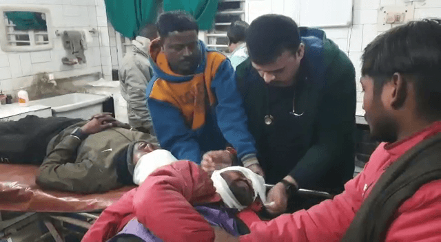 बोकारो : दो बाइक में जबरदस्त टक्कर, तीन घायल, दो की स्थिति गंभीर, सीसीटीवी में कैद हुई घटना