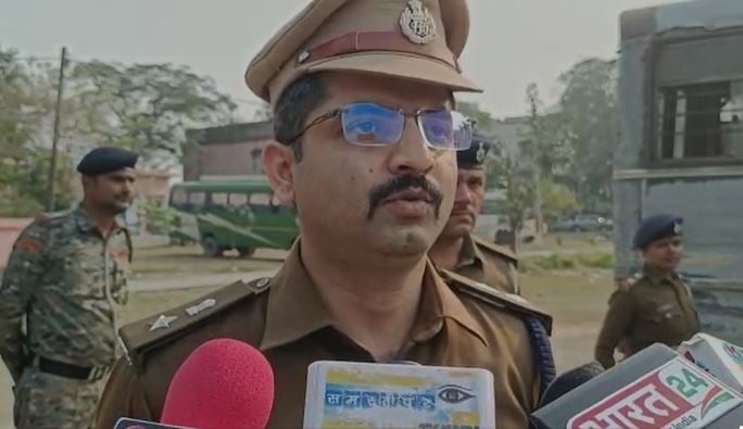 छपरा : छापेमारी करने गई पुलिस टीम पर शराब कारोबारियों ने किया हमला, चार गिरफ्तार