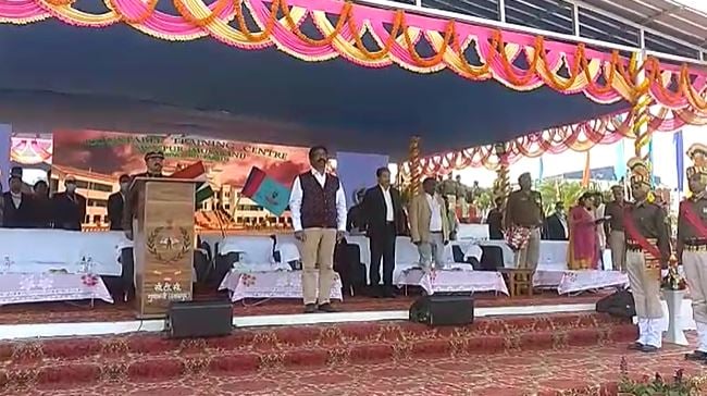 जमशेदपुर: आईआरबी के प्रशिक्षु जवानों को सीएम हेमंत सोरेन ने किया पुरस्कृत, जवानों की हेमंत सोरेन ने की हौसला अफजाई