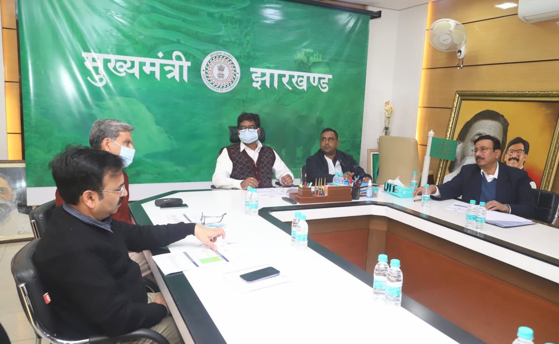 कर्नाटक सरकार ने मास्क पहनना किया अनिवार्य, झारखंड को है संक्रमण होने का इंतजार, क्यों बढ़ती जा रही है लापरवाही