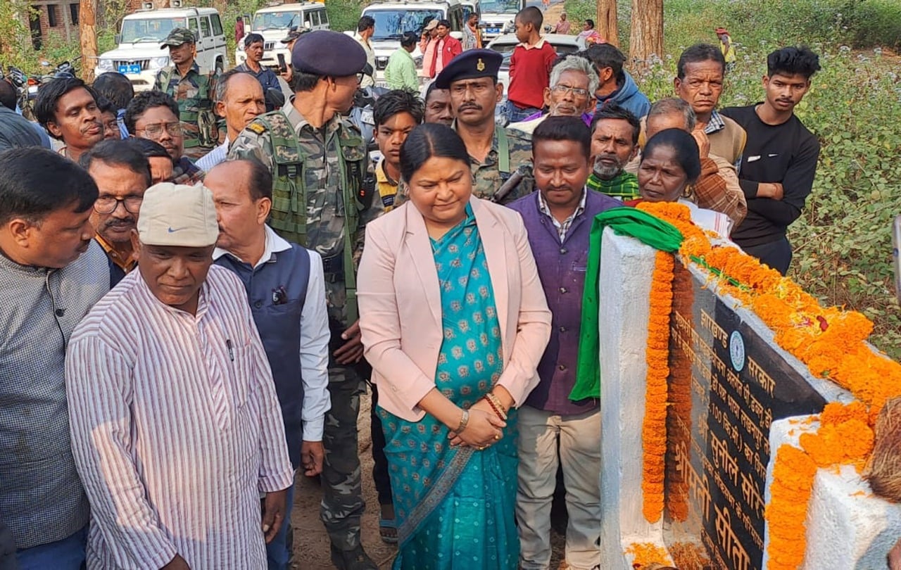 योजनाओं के शिलान्यास पर संथाल परगना में जमकर राजनीति, कहीं एक ही योजना का कई बार शिलान्यास होता है तो कहीं बार-बार शिलान्यास होता है स्थगित