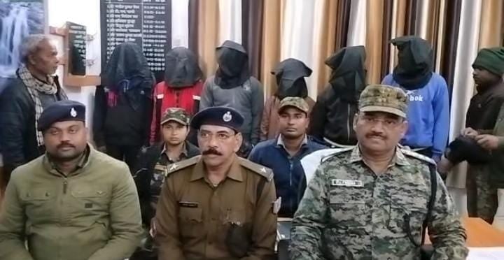 सामूहिक दुष्कर्म मामले में छह आरोपी गिरफ्तार, मंगेतर के साथ घूमने गई युवती के साथ किया था शर्मनाक करतूत