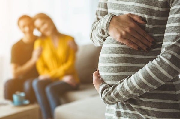किराये की कोख में  चहकता मातृत्व, जानिए क्या है सेरोगेसी