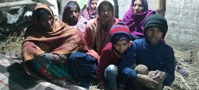 जहरीली शराब से संदिग्ध परिस्थिति में युवक की मौत, परिजन शव के साथ कार्रवाई की कर रहे मांग