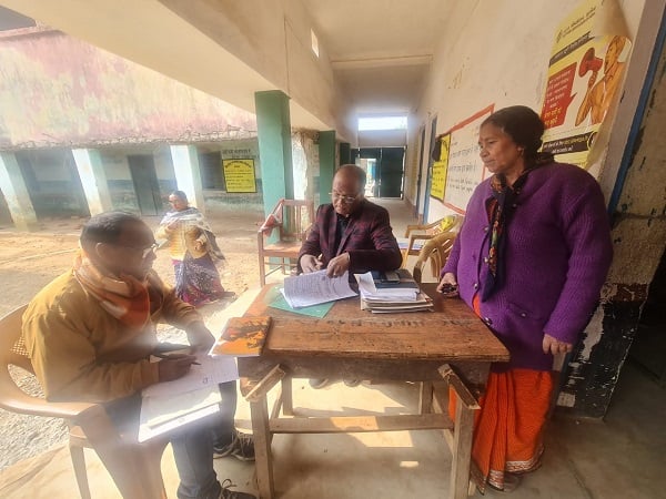 दुमका के शिक्षा विभाग में पैसे का अवैध खेल आया सामने, जानिए क्या है पूरा मामला