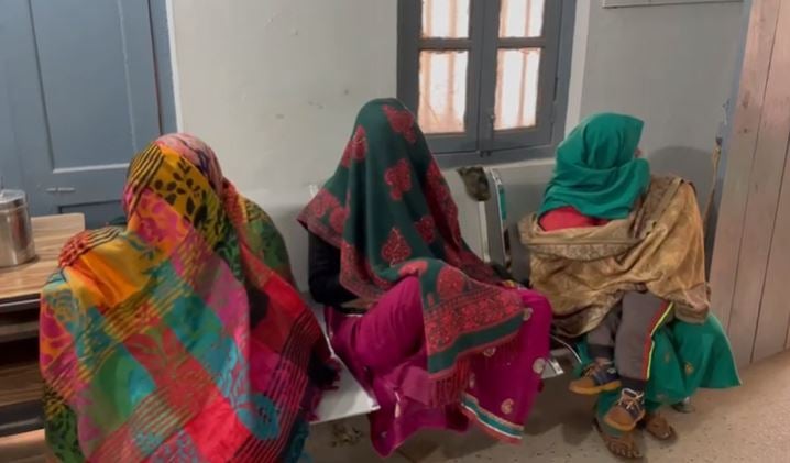 मोकामा : शराब के धंधे में महिलाएं भी शामिल, विदेशी शराब के साथ 3 महिला तस्कर गिरफ्तार