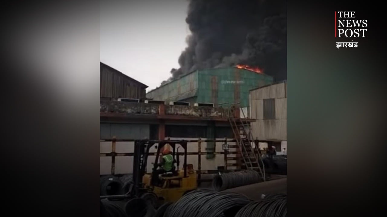 टाटीसिलवे : उषा मार्टिन के एसिड प्लांट फैक्ट्री में लगी आग, मचा हड़कंप