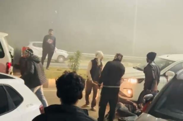 राजधानी में खुलेआम गुंडागर्दी, नए साल के जश्न में दो गुटों के बीच हुई झड़प, मारपीट का वीडियो वायरल