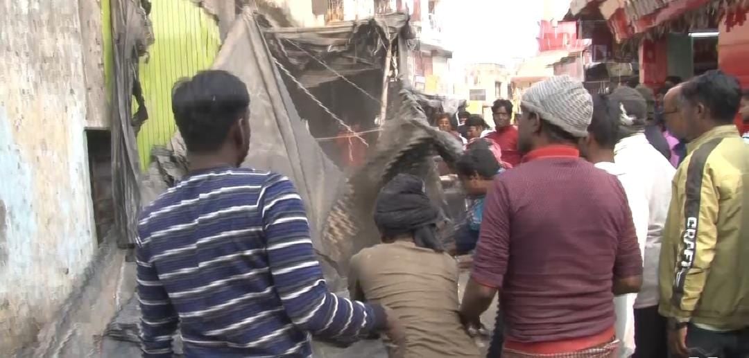 धनबाद में फिर शुरू हुआ अतिक्रमण हटाओ अभियान, एक बार फिर से दुकानदारों की फजीहत, जनता परेशन