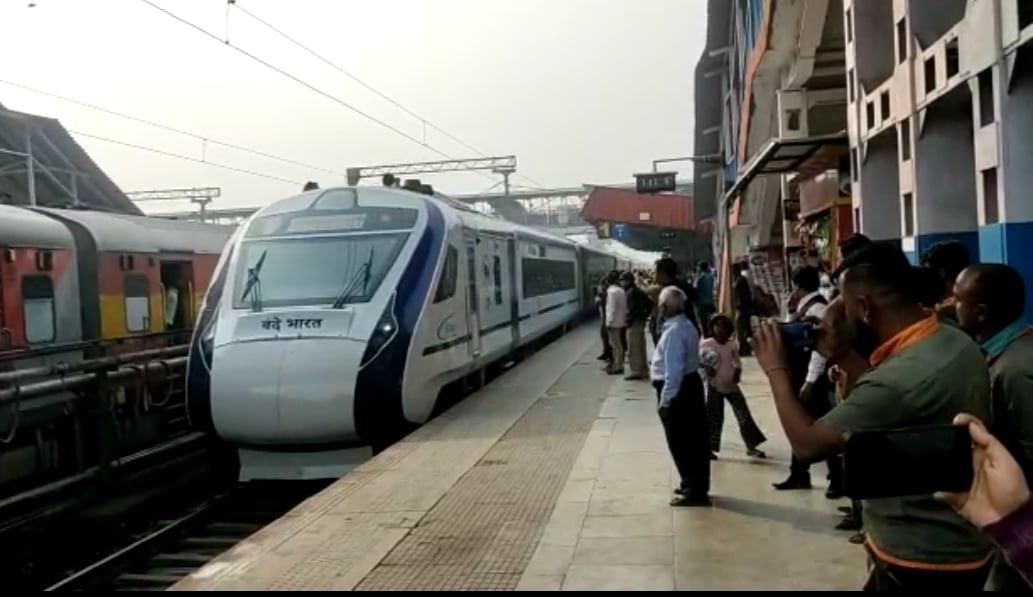 वंदे भारत ट्रेन पर पत्थरबाजी मामले में तीन नाबालिग आरोपी पुलिस कस्टडी में, हो रही पूछताछ