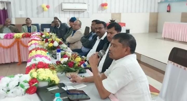 बोकारो : बीएंडके में त्रिपक्षीय खान सुरक्षा समिति की बैठक, डीएमएस ने कहा प्रबंधन शून्य दुर्घटना के लक्ष्य को लेकर सुरक्षित उत्पादन करें