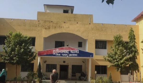 पलामू : बेटे के नशे के चक्कर में गई पिता की जान, माता ने दर्ज कराई पुत्र के खिलाफ प्राथमिकी