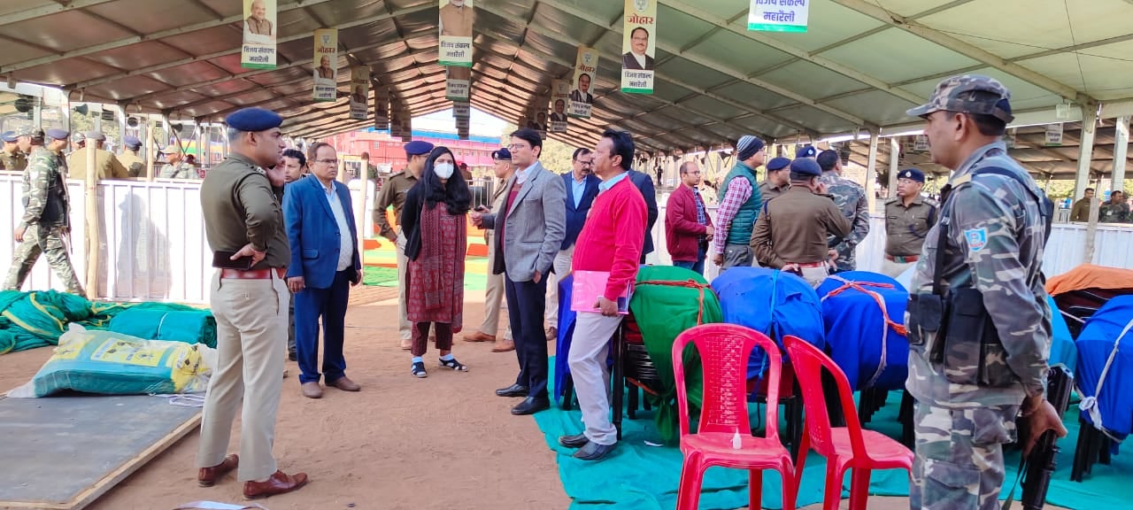 गृहमंत्री अमित शाह की विजय संकल्प महारैली को लोकर तैयारी पूरी, डीसी और एसपी ने पुलिस पदाधिकारियों और मजिस्ट्रेट को किया ब्रीफ