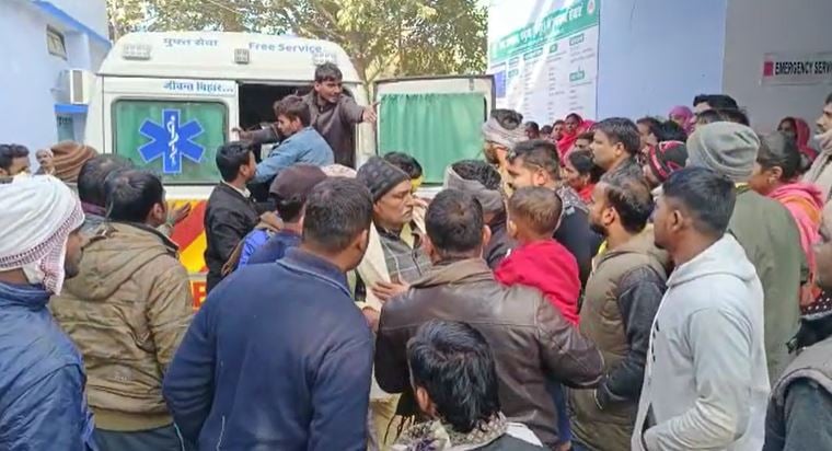 कैमूर : दिनदहाड़े PNB एटीएम से कैश लूट, अपराधियों ने गार्ड को मारी गोली, मौके पर मौत