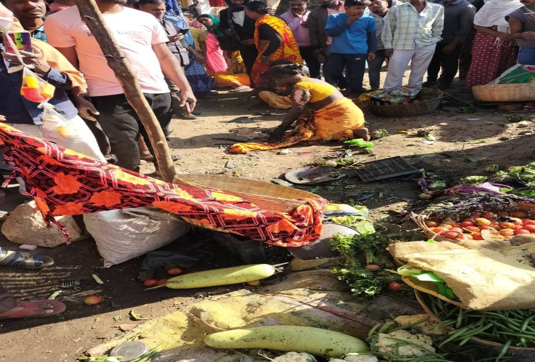 धनबाद के तोपचांची में बाइक की डिक्की में हुआ विस्फोट, चार घायल