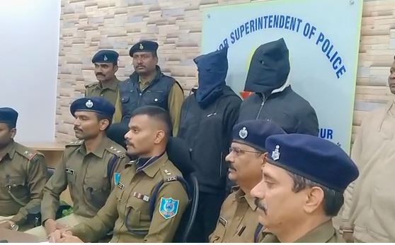 जमशेदपुर: कैरेज कॉलोनी में फ़ायरिंग करने वाले अपराधियों को पुलिस ने किया गिरफ्तार, एक देसी पिस्टल बरामद