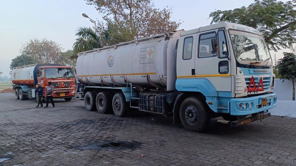 आम्रपाली कोल परियोजना के तहत हो रही डीजल की कालाबाजारी, चतरा से दो टैंकर धराए