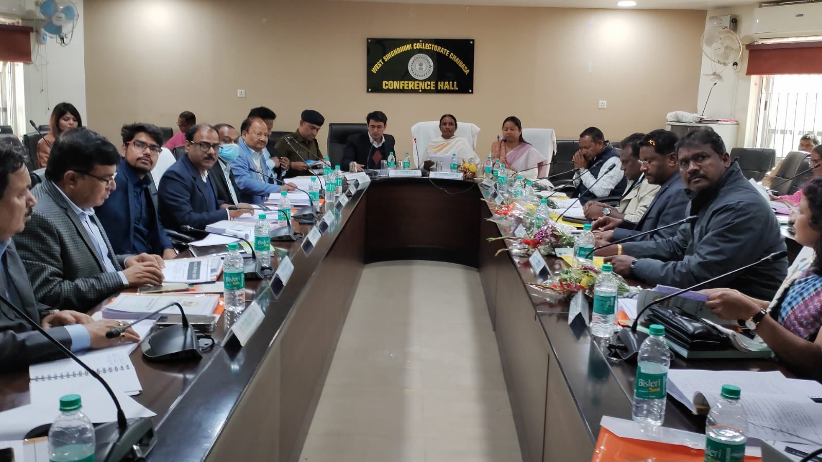 चाईबासा : जिला खनिज फाउंडेशन ट्रस्ट के न्यास समिति की हुई बैठक, जानिए किन मुद्दों पर हुई चर्चा