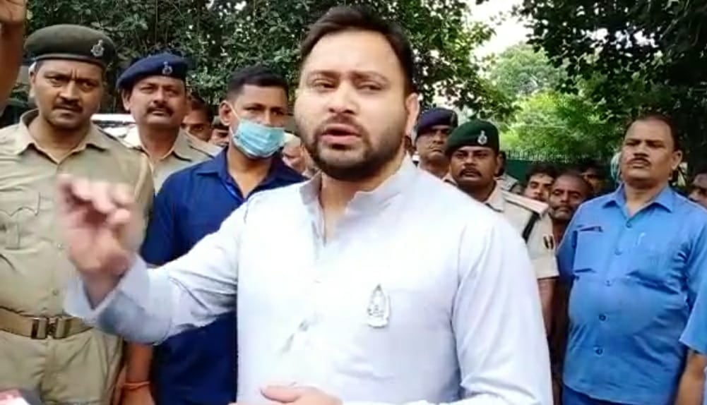 तेजस्वी का नीतीश को चैलेंज, यहां सड़क मार्ग से आकर दिखाएं