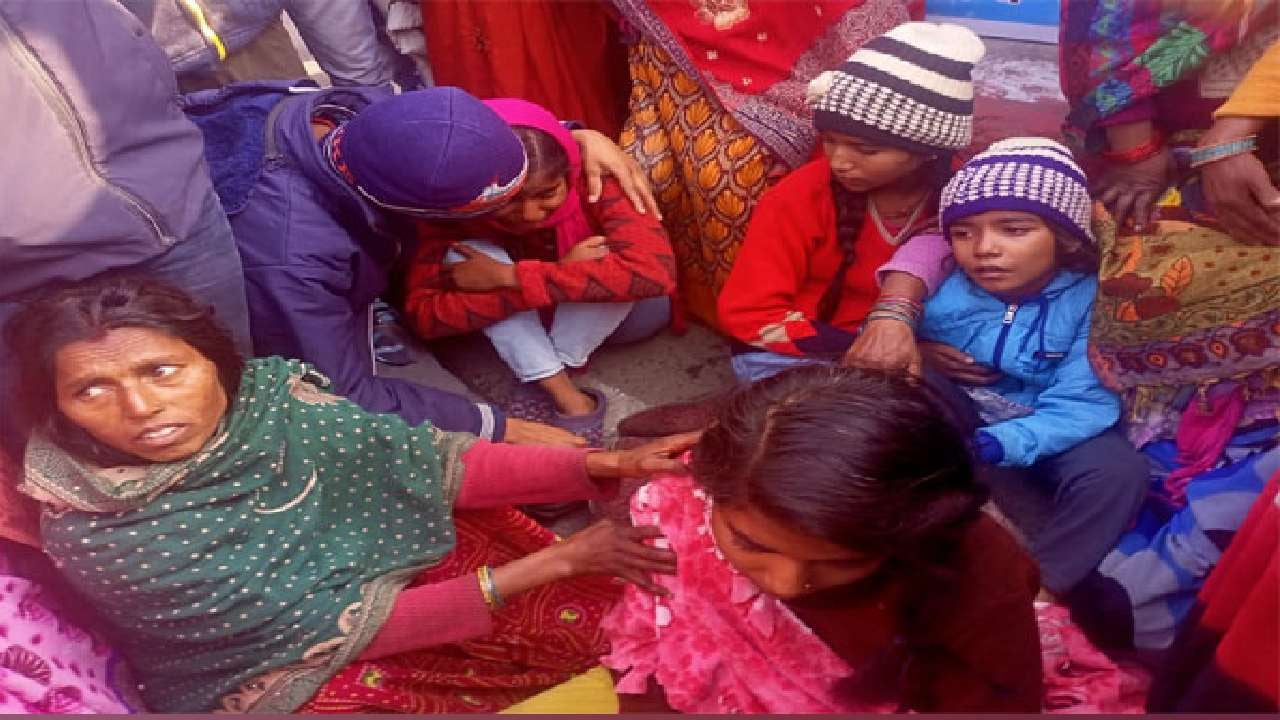 पलामू: पुलिस की गाड़ी की चपेट में आने से एक की मौत, आक्रोशित लोगों ने घंटों किया सड़क जाम