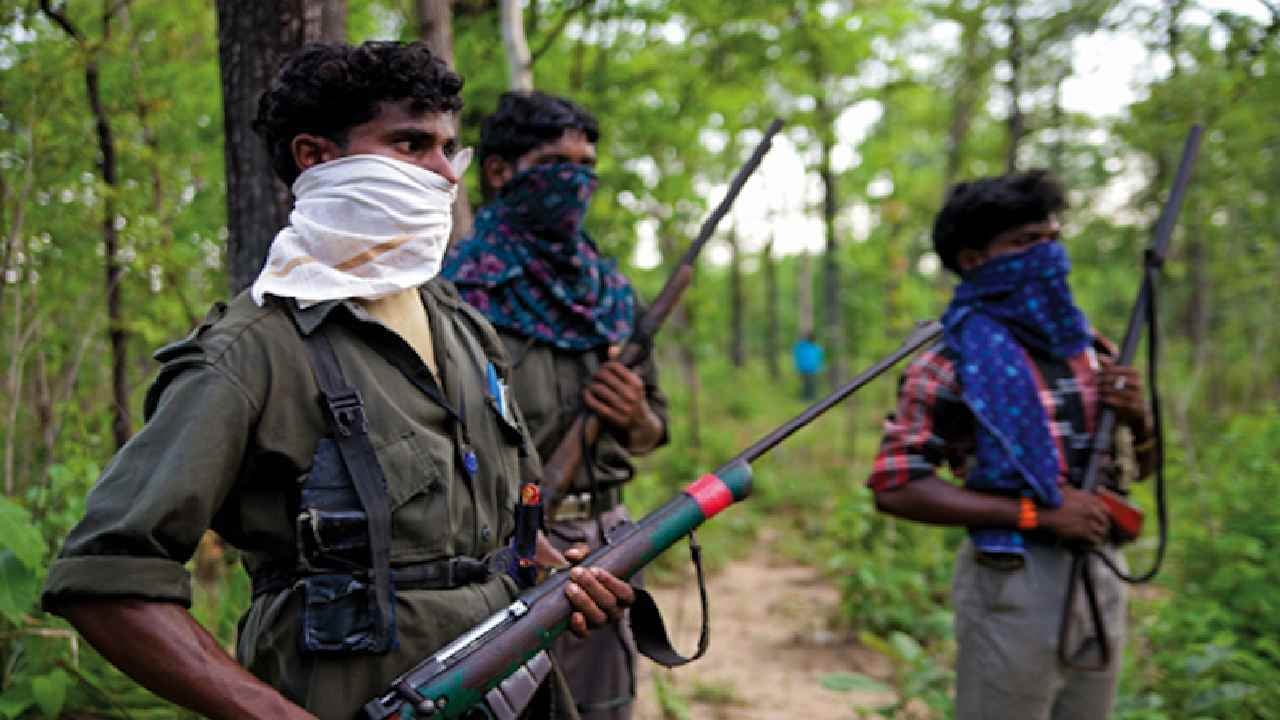 गिरिडीह: पुलिस को मिली बड़ी सफलता, पुलिस और सीआरपीएफ की टीम ने 15 लाख के इनामी हार्डकोर नक्सली को किया गिरफ्तार