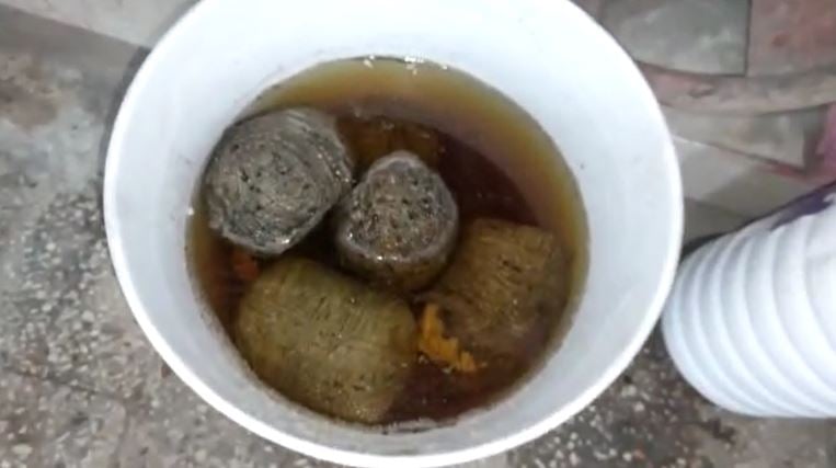 हाजीपुर को दहलाने की साजिश नाकाम, फल की टोकरी से आठ जिंदा बम बरामद