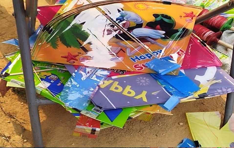 आईआईटी-आईएसएम कैंपस में पतंगबाजी का हुआ आयोजन। 40 टीमों ने लिया प्रतियोगिता में हिस्सा