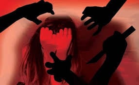 Dumka rape case : सामूहिक बलात्कार की पीड़िता की स्थिति अभी भी नाजुक, परिजनों को मिला एक लाख का चेक