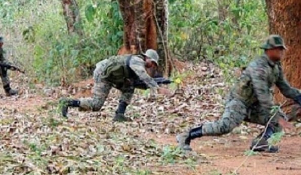 पलामू : CRPF और नक्सली संगठन टीएसपीसी के बीच मुठभेड़, जवानों को भारी पड़ता देख भागे उग्रवादी