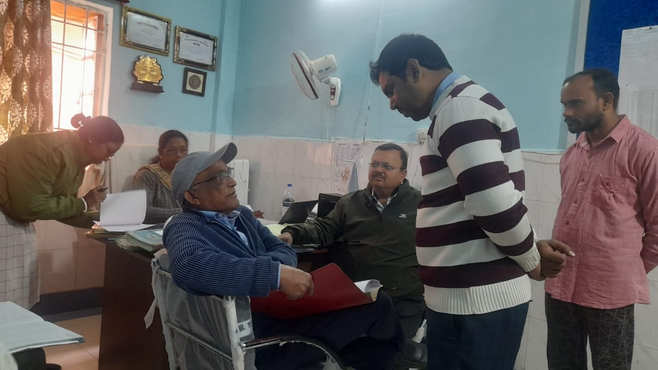 चाईबासा: ममता वाहन संचालक पर अवैध निकासी का आरोप पाया गया सही, जांच दल ने सौंपी रिपोर्ट