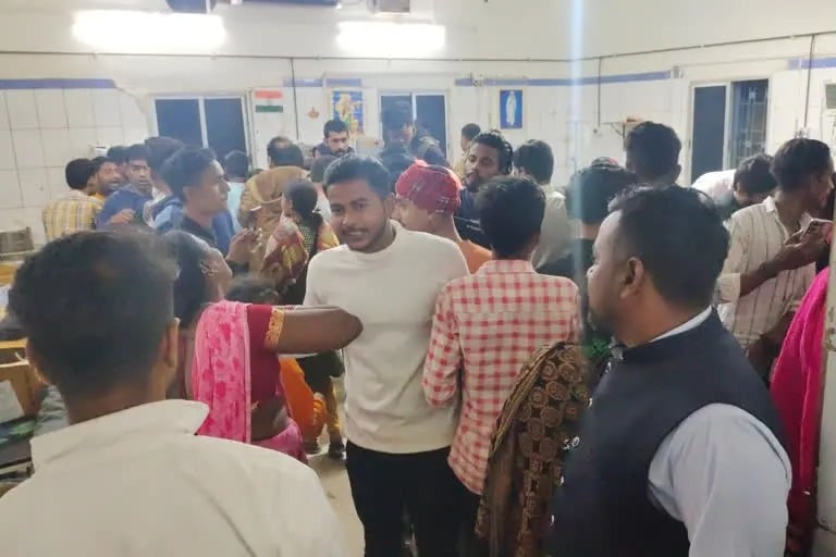 आरा : पागल कुत्ते का आतंक, 80 लोगों को काटकर किया जख्मी, अस्पताल में अफरा-तफरी
