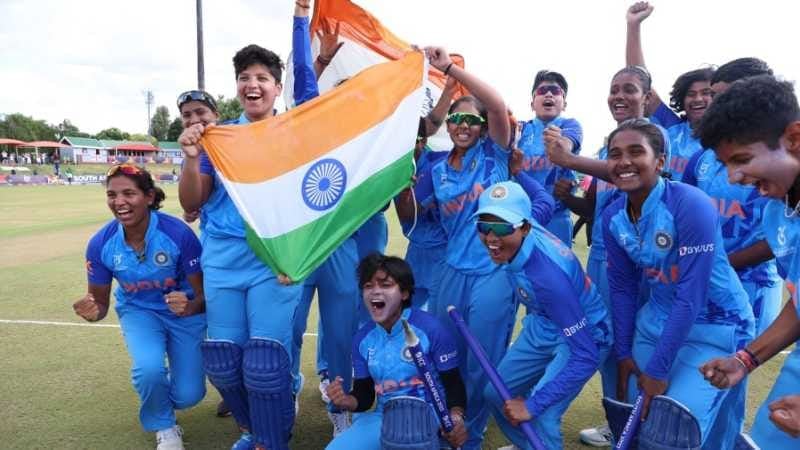 महिला अंडर 19 भारतीय क्रिकेट टीम पर बधाई और 5 करोड़ इनाम की घोषणा, जानिए विस्तार से
