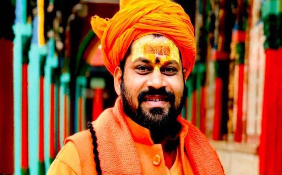 विवादों के आचार्य हनुमान गढ़ी मंदिर के महंत राजू दास, पहले भी सर तन से जुदा करने वालों के लिए रखते रहें है लाखों का इनाम