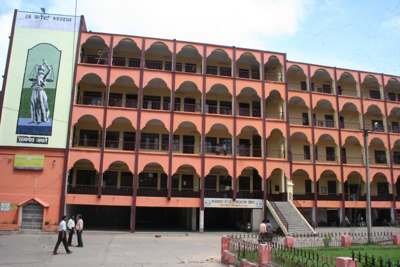 13 साल पूराने अलकतरा घोटाले मामले में शामिल इंजीनियरों को मिली छह साल कैद की सजा, जानिए किस सड़क का है मामला