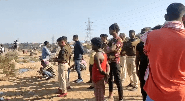 जमशेदपुर नदी में नहाने के दौरान गहरे पानी में डूबा युवक, तलाश जारी