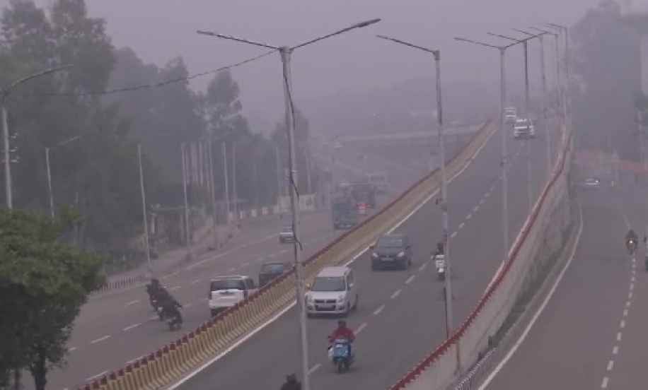 झारखंड में लोगों को नहीं मिलेगी ठंड से राहत, बर्फीली हवाएं चलने से और लगेगी ठंड