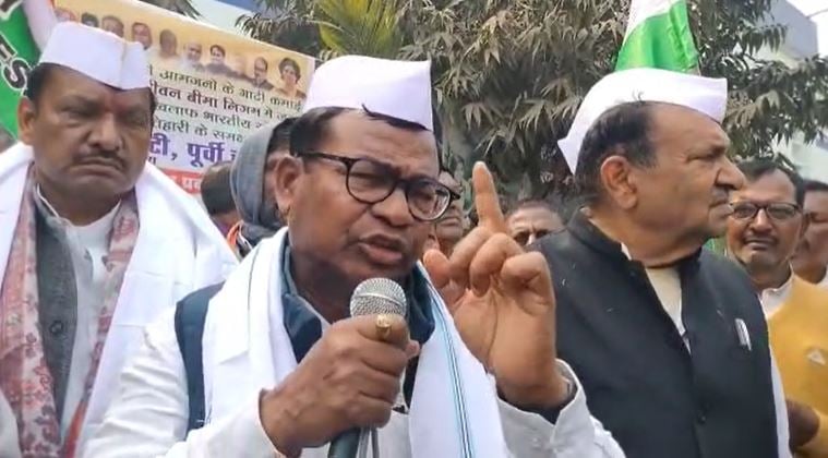 मोतीहारी में कांग्रेसियों का प्रदर्शन, अडानी समूह के वित्तीय घोटाला से संबंधित जांच जवाईंट पार्लियामेंट्री कमिटी से कराने की मांग