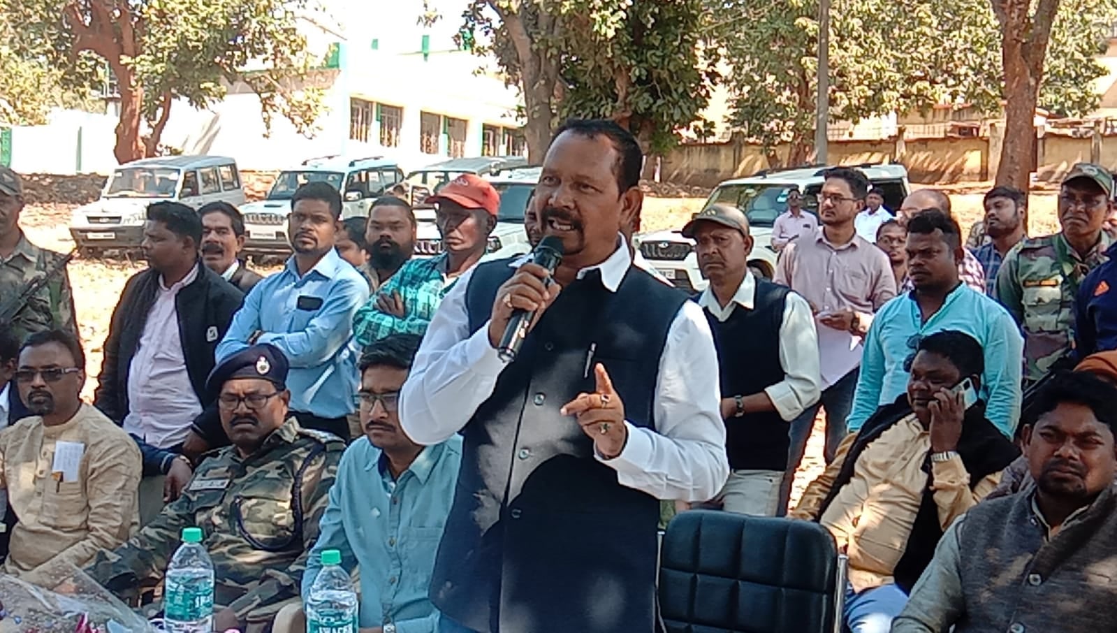 चाईबासा: तीन पंचायत के ग्रामीणों के लिए 60 किमी की दूरी हुई ख़त्म, वादे को विधायक दीपक बिरुवा ने किया पूरा